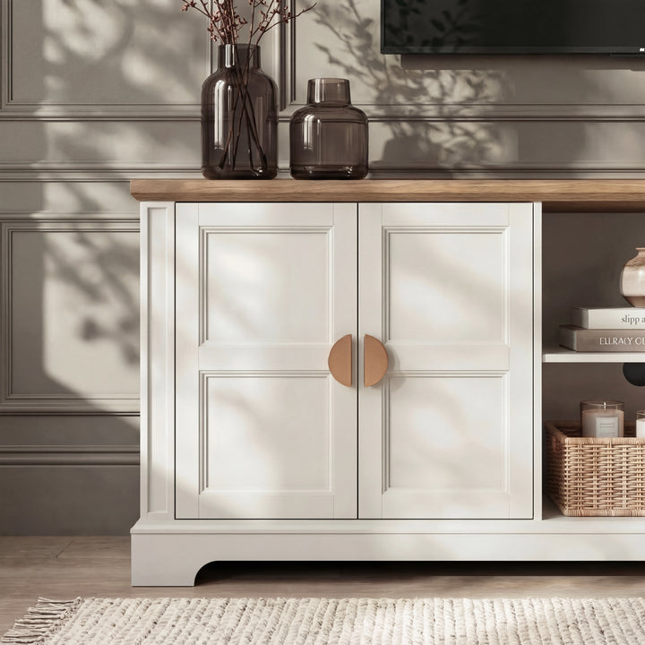 [White | 170cm] Bellford close-up of golden half-moon handle on white shaker door panels with glass vases on the top